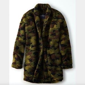 AMERICAN EAGLE CAMO FAUX SHERPA JACKET